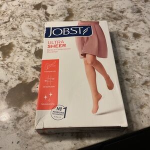 Jobst ultra sheer 4 pairs medium